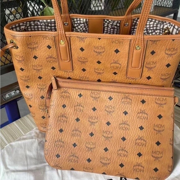 MCM Tan Visetos Tote and Pouch - Picture 2 of 4